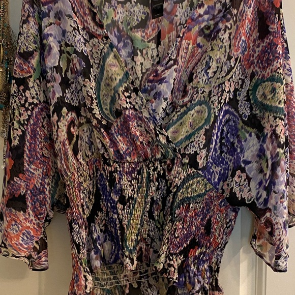 Large Sheer Top Bisou Bisou, Banded Waist - Picture 3 of 5